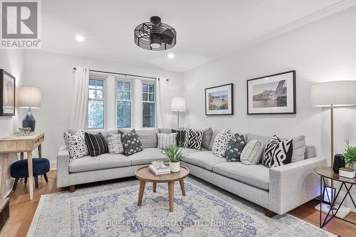 502 Davisville Avenue, Toronto, ON - Indoor Photo Showing Living Room