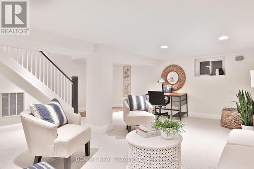 502 Davisville Avenue, Toronto, ON - Indoor Photo Showing Living Room