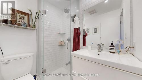 38 Fielding Avenue, Toronto, ON - Indoor Photo Showing Bathroom