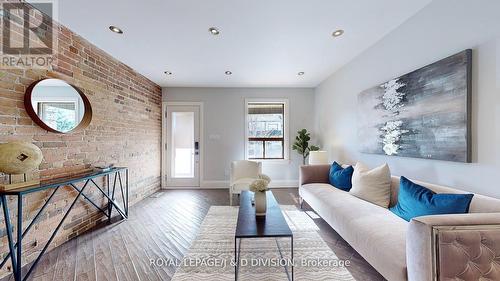 38 Fielding Avenue, Toronto, ON - Indoor Photo Showing Living Room