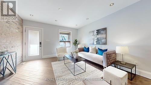 38 Fielding Avenue, Toronto, ON - Indoor Photo Showing Living Room