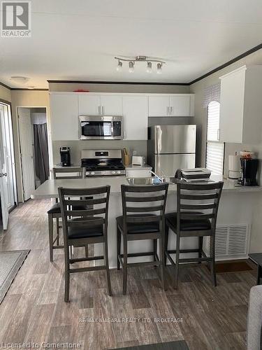 510 - 1501 Line 8 Road, Niagara-On-The-Lake (106 - Queenston), ON - Indoor Photo Showing Kitchen