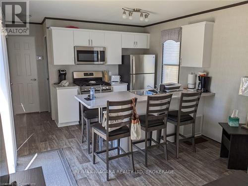 510 - 1501 Line 8 Road, Niagara-On-The-Lake (106 - Queenston), ON - Indoor Photo Showing Kitchen