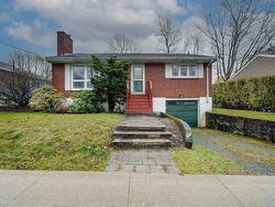 98 Symonds Street  Dartmouth, NS B3A 3M2