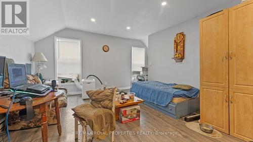 102 King Street, Norfolk, ON - Indoor Photo Showing Bedroom