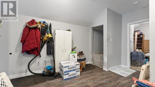 102 King Street, Norfolk, ON - Indoor Photo Showing Other Room