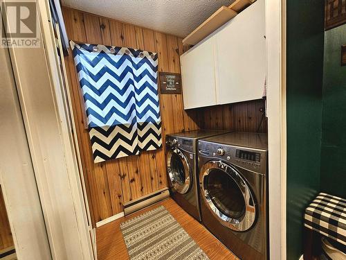 4975 Plateau Road, 108 Mile Ranch, BC - Indoor Photo Showing Laundry Room