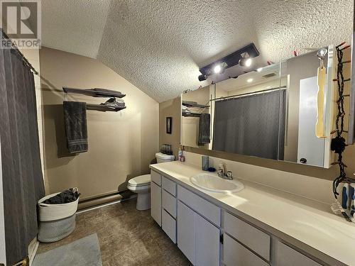 4975 Plateau Road, 108 Mile Ranch, BC - Indoor Photo Showing Bathroom