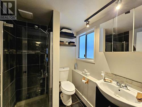 4975 Plateau Road, 108 Mile Ranch, BC - Indoor Photo Showing Bathroom