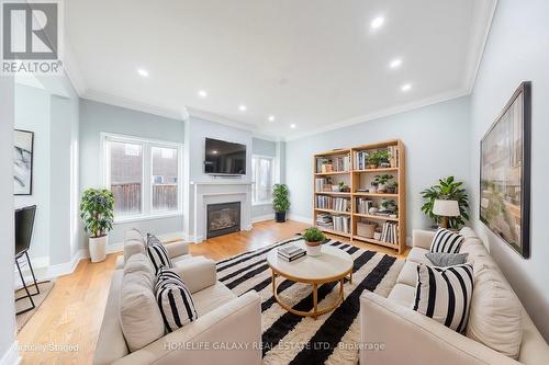 11 Chambersburg Way, Whitchurch-Stouffville, ON - Indoor Photo Showing Living Room With Fireplace