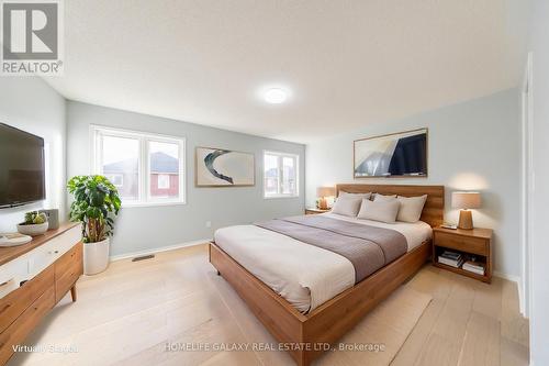 11 Chambersburg Way, Whitchurch-Stouffville, ON - Indoor Photo Showing Bedroom