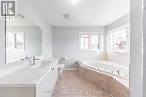 11 Chambersburg Way, Whitchurch-Stouffville, ON - Indoor Photo Showing Bathroom