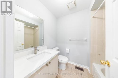 11 Chambersburg Way, Whitchurch-Stouffville, ON - Indoor Photo Showing Bathroom