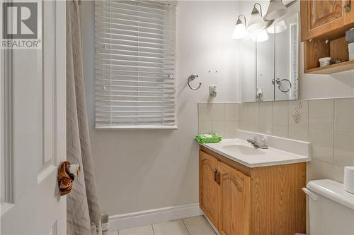 392 St George Street, Sudbury, ON - Indoor Photo Showing Bathroom