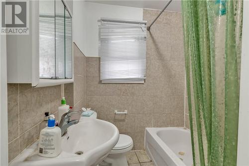 392 St George Street, Sudbury, ON - Indoor Photo Showing Bathroom