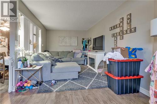 392 St George Street, Sudbury, ON - Indoor Photo Showing Living Room