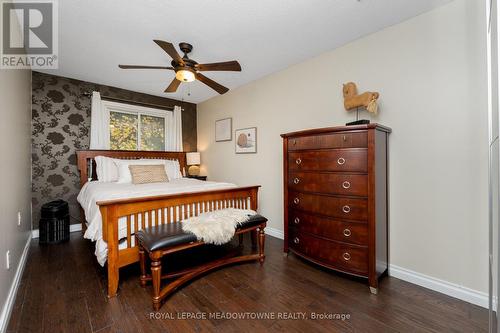 4 Lynden Circle, Halton Hills, ON - Indoor Photo Showing Bedroom