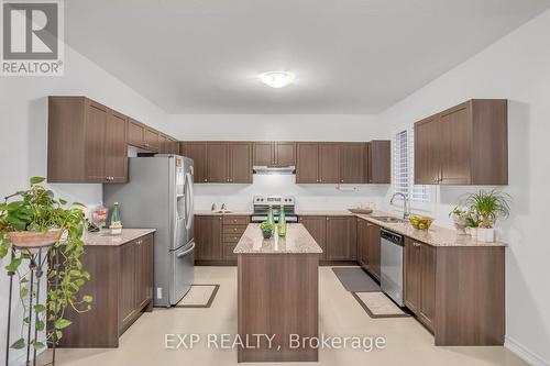 44 Aitchison Avenue, Southgate, ON - Indoor Photo Showing Kitchen With Double Sink