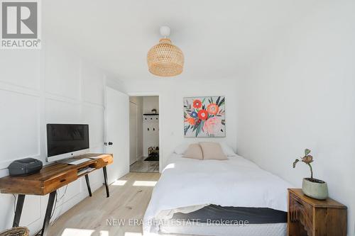 380 Parkside Drive, Hamilton, ON - Indoor Photo Showing Bedroom