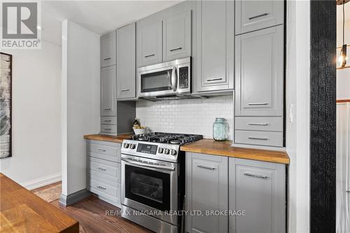 908 Netherby Road, Welland, ON - Indoor Photo Showing Kitchen