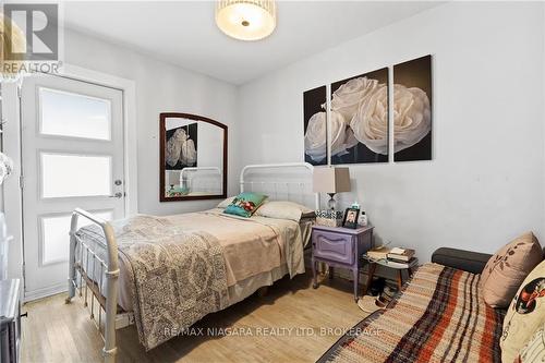 908 Netherby Road, Welland, ON - Indoor Photo Showing Bedroom