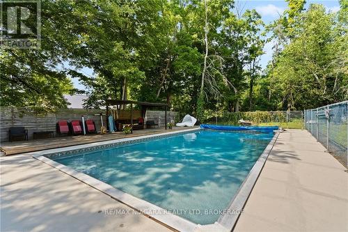 908 Netherby Road, Welland, ON - Outdoor With In Ground Pool With Backyard