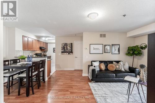 3301 - 4 Dayspring Circle, Brampton, ON - Indoor Photo Showing Living Room