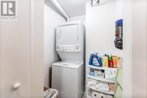 3301 - 4 Dayspring Circle, Brampton, ON - Indoor Photo Showing Laundry Room