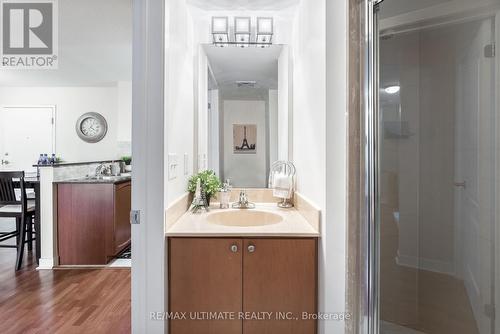 301 - 4 Dayspring Circle, Brampton, ON - Indoor Photo Showing Bathroom