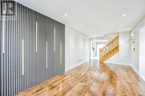 34 Hyacinth Crescent, Toronto, ON - Indoor Photo Showing Other Room