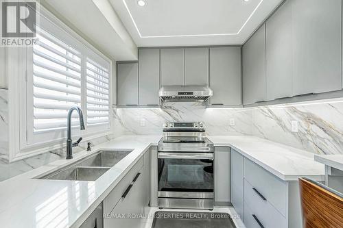 34 Hyacinth Crescent, Toronto, ON - Indoor Photo Showing Kitchen With Double Sink With Upgraded Kitchen