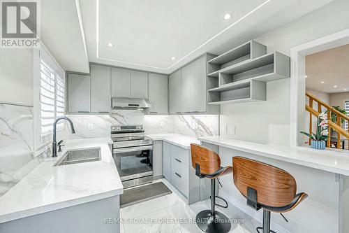 34 Hyacinth Crescent, Toronto, ON - Indoor Photo Showing Kitchen