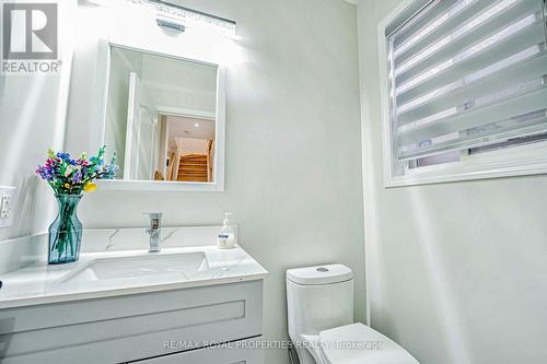 34 Hyacinth Crescent, Toronto, ON - Indoor Photo Showing Bathroom