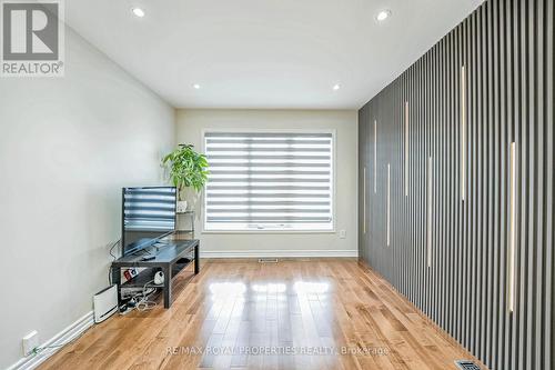 34 Hyacinth Crescent, Toronto, ON - Indoor Photo Showing Other Room