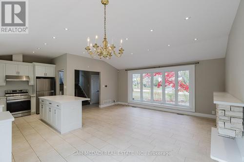 1198 Willowbrook Drive S, Oakville, ON - Indoor Photo Showing Kitchen