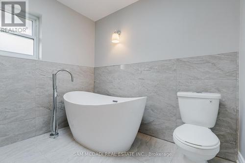 1198 Willowbrook Drive S, Oakville, ON - Indoor Photo Showing Bathroom