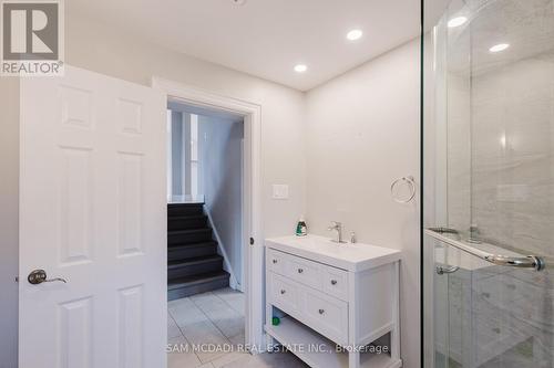 1198 Willowbrook Drive S, Oakville, ON - Indoor Photo Showing Bathroom