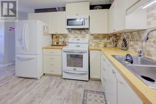 81 Dyer Court, Cambridge, ON - Indoor Photo Showing Kitchen