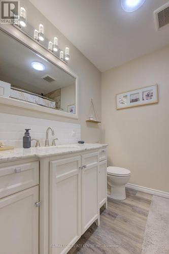 81 Dyer Court, Cambridge, ON - Indoor Photo Showing Bathroom