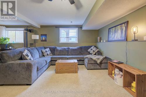 81 Dyer Court, Cambridge, ON - Indoor Photo Showing Living Room