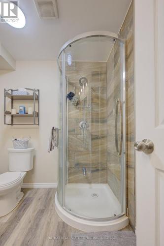 81 Dyer Court, Cambridge, ON - Indoor Photo Showing Bathroom