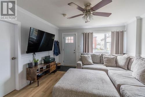 642 Albert St W, Sault Ste Marie, ON - Indoor Photo Showing Living Room