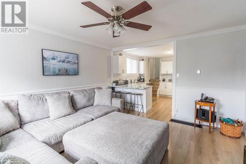 642 Albert St W, Sault Ste Marie, ON - Indoor Photo Showing Living Room