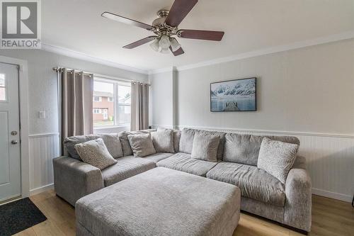 642 Albert St W, Sault Ste Marie, ON - Indoor Photo Showing Living Room