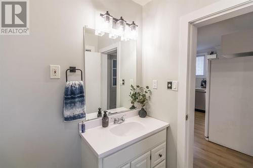 642 Albert St W, Sault Ste Marie, ON - Indoor Photo Showing Bathroom