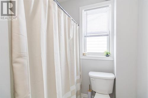 642 Albert St W, Sault Ste Marie, ON - Indoor Photo Showing Bathroom