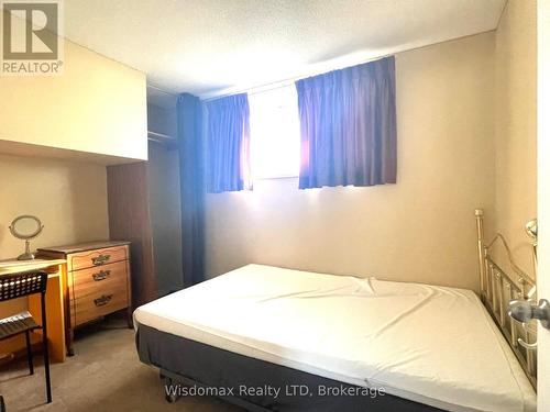 1 Donlon Circle, St. Catharines (461 - Glendale/Glenridge), ON - Indoor Photo Showing Bedroom