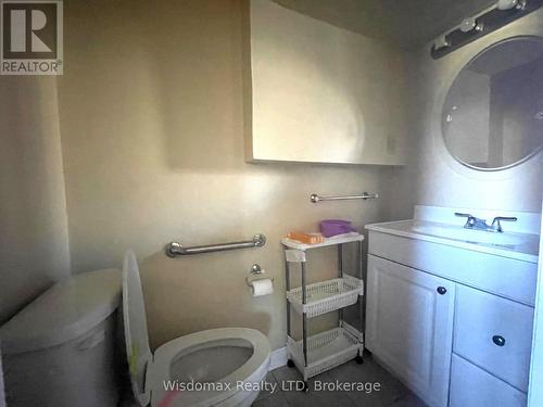 1 Donlon Circle, St. Catharines (461 - Glendale/Glenridge), ON - Indoor Photo Showing Bathroom