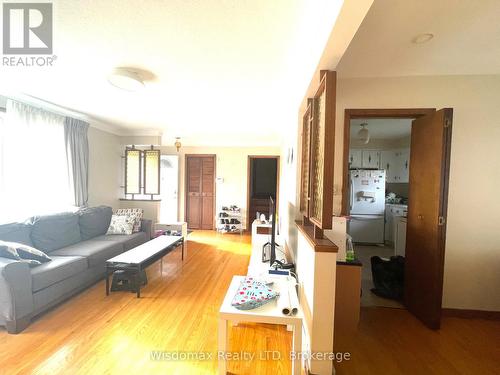 1 Donlon Circle, St. Catharines (461 - Glendale/Glenridge), ON - Indoor Photo Showing Living Room