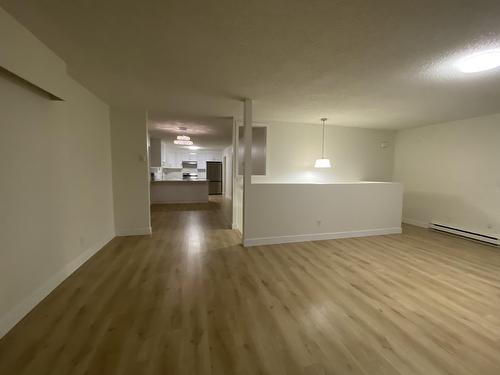 Upper Level Fl-832 Habgood Street, Surrey, BC - Indoor Photo Showing Other Room